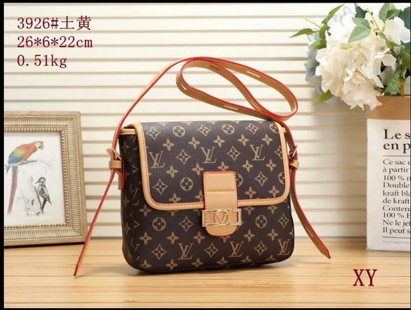 brand woman 2020 new fashion messenger designers bag chains shoulder bag female rivets transparent square pu handbag
brand woman 2020 new fashion messenger designers bag chains shoulder bag female rivets transparent square pu handbag