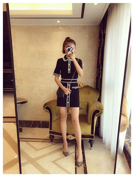2019 autumn / winter new black white striped pearl button slim short-sleeved sweater, White;black
2019 autumn / winter new black white striped pearl button slim short-sleeved sweater, White;black