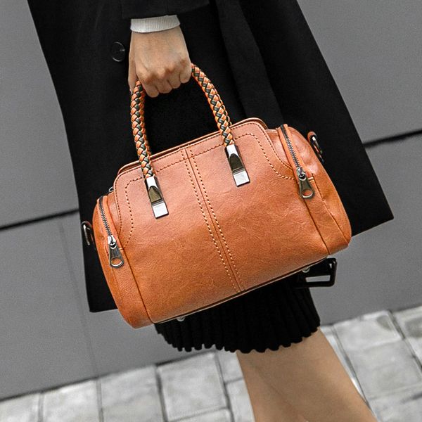 2020 designer women pu leather handbag vintage shoulder bags female casual tote bags zipper shoulder messenger
2020 designer women pu leather handbag vintage shoulder bags female casual tote bags zipper shoulder messenger