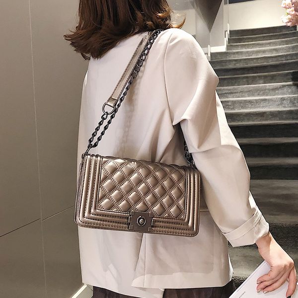 сумки для женщин 2019 роскошные сумки женские сумки конструктора vintage плеча chain evening clutch bag женский посланника crossbody
сумки для женщин 2019 роскошные сумки женские сумки конструктора vintage плеча chain evening clutch bag женский посланника crossbody