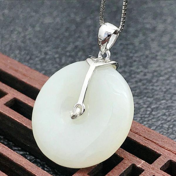 s925 silver inlaid natural hetian jade pendants necklace women round buckle white jade pendant female clavicle fine jewelry
s925 silver inlaid natural hetian jade pendants necklace women round buckle white jade pendant female clavicle fine jewelry