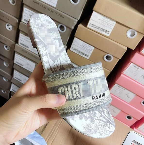 2020 slippers designer sandals slides designer shoes designer huaraches flip flops loafers dîõr woman with box by shoe, Black
2020 slippers designer sandals slides designer shoes designer huaraches flip flops loafers dîõr woman with box by shoe, Black