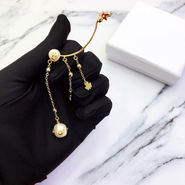 the est unilateral bee clover tassel pearl fashion designer earrings luxury designer jewelry women earrings, Golden
the est unilateral bee clover tassel pearl fashion designer earrings luxury designer jewelry women earrings, Golden