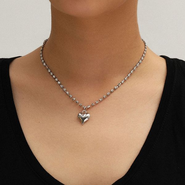 simple temperament rhinestone chain love heart pendant choker necklace women elegant chocker jewelry clavicle necklace xr3130, Golden;silver
simple temperament rhinestone chain love heart pendant choker necklace women elegant chocker jewelry clavicle necklace xr3130, Golden;silver