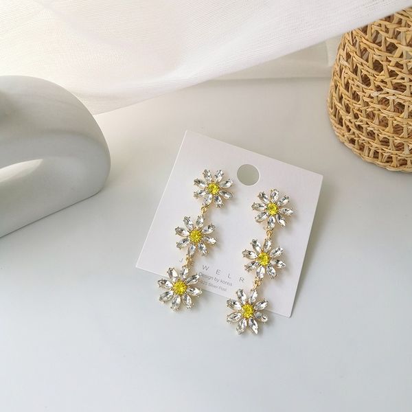 korean elegant yellow crystal flower petal tassel drop earrings for women students fashion party pendientes jewelry, Silver
korean elegant yellow crystal flower petal tassel drop earrings for women students fashion party pendientes jewelry, Silver