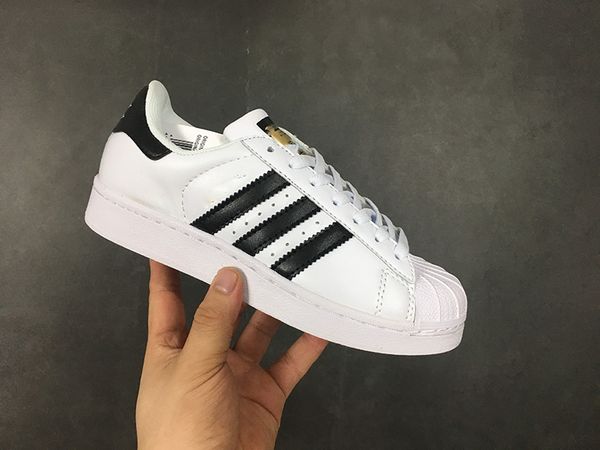 2020 big size eu 36-44 originals men's shoes for women's shoes white shoe laser dazzle colour superstar shell head casual designer, Black
2020 big size eu 36-44 originals men's shoes for women's shoes white shoe laser dazzle colour superstar shell head casual designer, Black