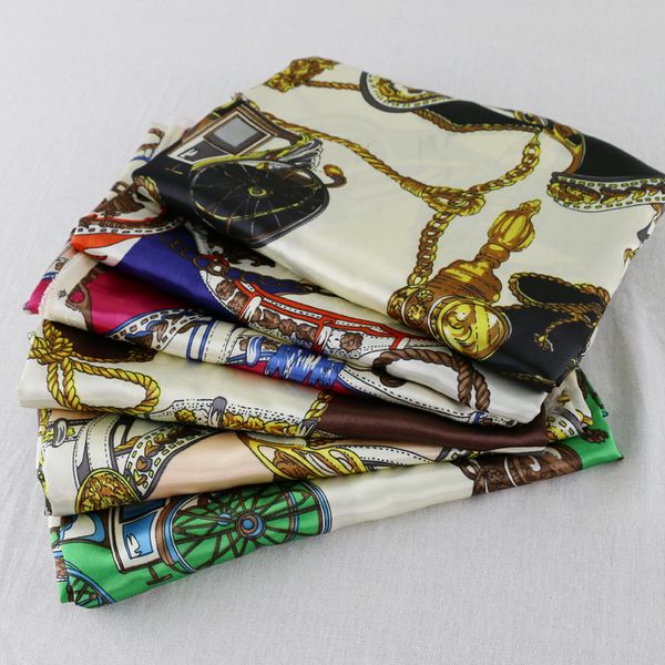 vintage carriage chains design material linings satin fabric for clothing, Black;white
vintage carriage chains design material linings satin fabric for clothing, Black;white