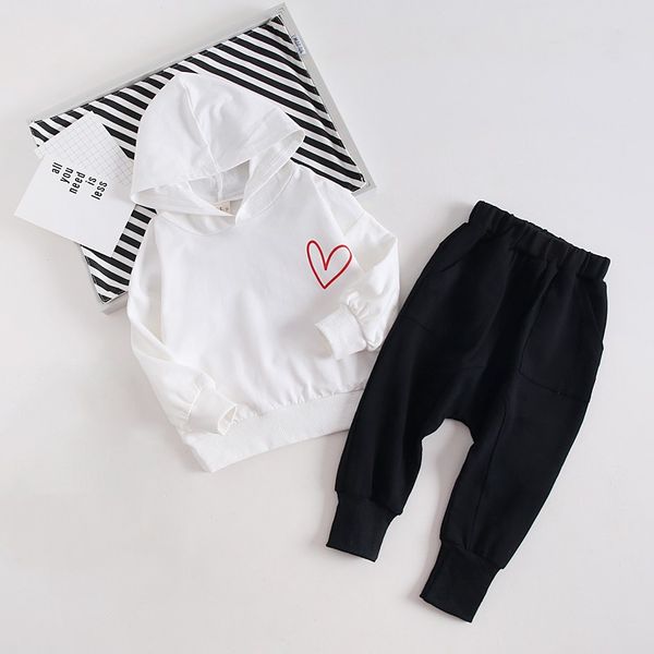 2pcs/set autumn children baby boys casual long sleeve heart print hoodie sweatshirt +pants, White
2pcs/set autumn children baby boys casual long sleeve heart print hoodie sweatshirt +pants, White