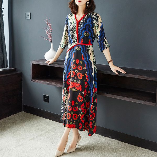 high-end luxury silk dress woman new summer 2019 catwalk fashion vingtage print dresses elegant party dress vestidos, Black;gray
high-end luxury silk dress woman new summer 2019 catwalk fashion vingtage print dresses elegant party dress vestidos, Black;gray