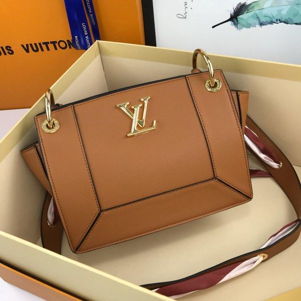 ddd high-end luxury diagonal messenger bag наплечная сумка сумка кошелек тройной модельер классический женский размер сумки 26 * 20 * 11 см
ddd high-end luxury diagonal messenger bag наплечная сумка сумка кошелек тройной модельер классический женский размер сумки 26 * 20 * 11 см