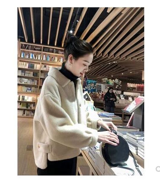 lamb plush jacket, women's autumn and winter thickening 2020 new small short fur in one, Black
lamb plush jacket, women's autumn and winter thickening 2020 new small short fur in one, Black