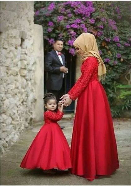 modesty muslim prom dresses lace appliques long sleeves evening gowns mother and daughter matching flower girls dresses red middle east, Black
modesty muslim prom dresses lace appliques long sleeves evening gowns mother and daughter matching flower girls dresses red middle east, Black