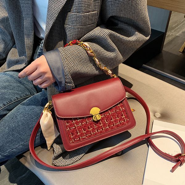 2019 new women bag bag chain shoulder messenger fashion black women woven phone handbag wallet
2019 new women bag bag chain shoulder messenger fashion black women woven phone handbag wallet