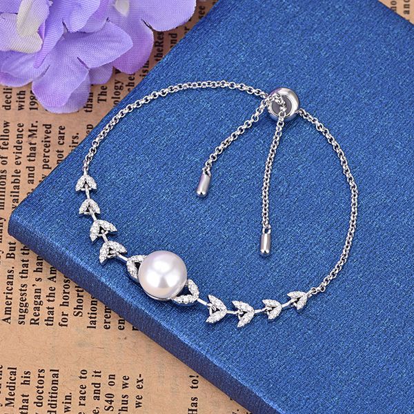 european and american fashion new zircon petal pearl silver color ladies bracelet simple and elegant temperament high-end bracelet jewelry, Golden;silver
european and american fashion new zircon petal pearl silver color ladies bracelet simple and elegant temperament high-end bracelet jewelry, Golden;silver