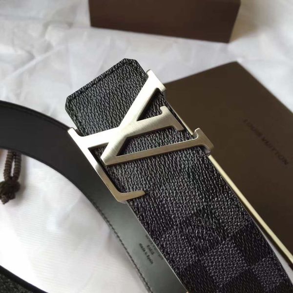 2019 r brand belt business men's classic flower belt handmade 125 cm casual belt jeans and original box, Black;brown
2019 r brand belt business men's classic flower belt handmade 125 cm casual belt jeans and original box, Black;brown
