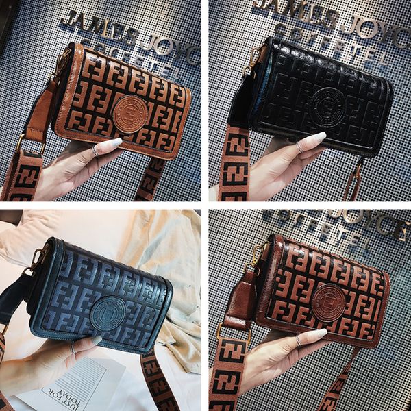 FF Печатная Сумка Женщина Сумки Кошельки Бутик Винтаж Широкий Ремень Модные Сумки
FF Печатная Сумка Женщина Сумки Кошельки Бутик Винтаж Широкий Ремень Модные Сумки