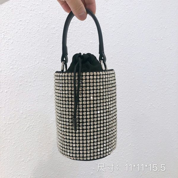 2020 новый стиль шуй цзуань бао ковш сумка ручной crossbody сумка женские кошельки женщины luxury
2020 новый стиль шуй цзуань бао ковш сумка ручной crossbody сумка женские кошельки женщины luxury