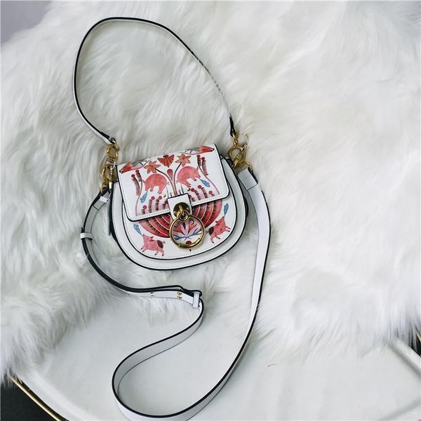 elegant2019 printing saddle piggy ring buckle wind single shoulder span genuine leather woman package tide
elegant2019 printing saddle piggy ring buckle wind single shoulder span genuine leather woman package tide