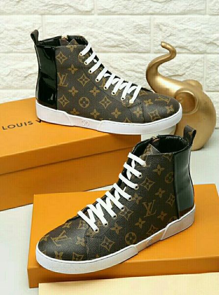 2020 rivoli sneakers iconic damier graphite canvas men's luxury designeshoes casual shoes with printed leather hook and loop sneakers, Black;red
2020 rivoli sneakers iconic damier graphite canvas men's luxury designeshoes casual shoes with printed leather hook and loop sneakers, Black;red