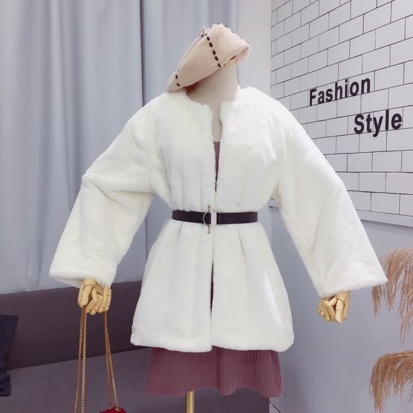 horn sleeve of new fund of 2019 autumn winters is imitated fur maomao belted waist color female furry coat, Black
horn sleeve of new fund of 2019 autumn winters is imitated fur maomao belted waist color female furry coat, Black