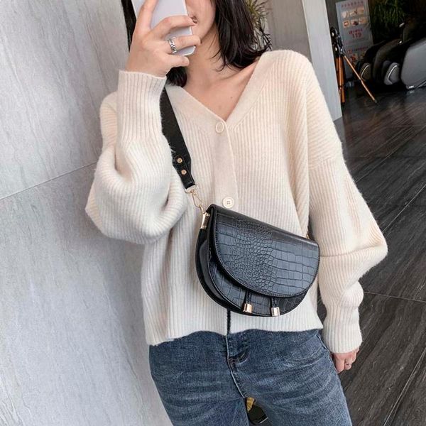 retro crossbody bags for women handbags semicircle small messenger bag pu leather shoulder bag solid alligator women
retro crossbody bags for women handbags semicircle small messenger bag pu leather shoulder bag solid alligator women
