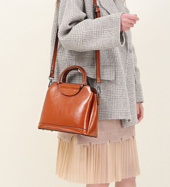 skew bag 2019 new genuine leather handbag cowhide korean version retro1 single shoulder.1 
skew bag 2019 new genuine leather handbag cowhide korean version retro1 single shoulder.1