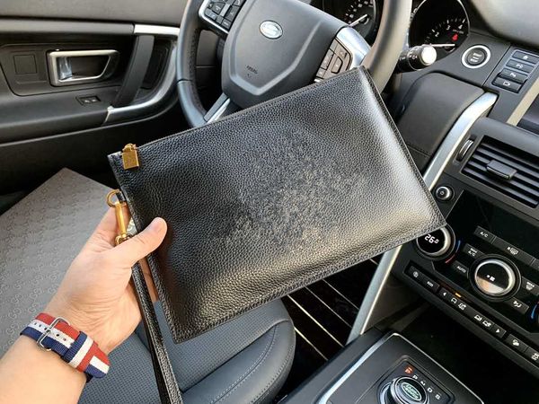 мужская рука поймала мягкую кожу в новом приливе большой емкости мужские сумки мобильный кошелек бизнес пакет
мужская рука поймала мягкую кожу в новом приливе большой емкости мужские сумки мобильный кошелек бизнес пакет