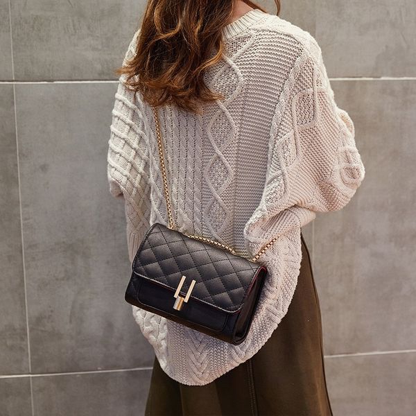 super fire rhombus chain shoulder bag women 2020 new lock spring spring summer square bag shoulder
super fire rhombus chain shoulder bag women 2020 new lock spring spring summer square bag shoulder