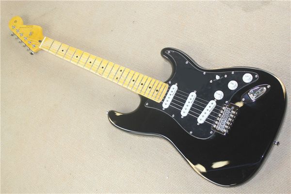 Black electric guitar ro ewood fingerboard hipping
Black electric guitar ro ewood fingerboard hipping