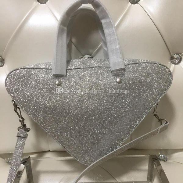19 fashion luxury designer handbags crossbody bags plain silver pearl triangle bag artwork genuine leather style
19 fashion luxury designer handbags crossbody bags plain silver pearl triangle bag artwork genuine leather style
