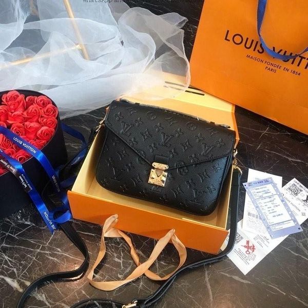 2020 genuine black embossed leather women's handbag shoulder bags crossbody bags messenger bag
2020 genuine black embossed leather women's handbag shoulder bags crossbody bags messenger bag
