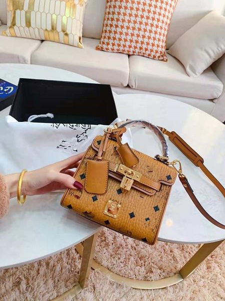 the new lock bag hand women hand handbags girls worn small handbag messenger bag shopping shoulder one bags women luxury mmrba, Red;black
the new lock bag hand women hand handbags girls worn small handbag messenger bag shopping shoulder one bags women luxury mmrba, Red;black
