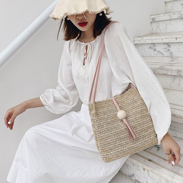 2020 summer new casual hand-woven straw woven one-shoulder straw wild fashion tassel beads portable beach bag for women
2020 summer new casual hand-woven straw woven one-shoulder straw wild fashion tassel beads portable beach bag for women