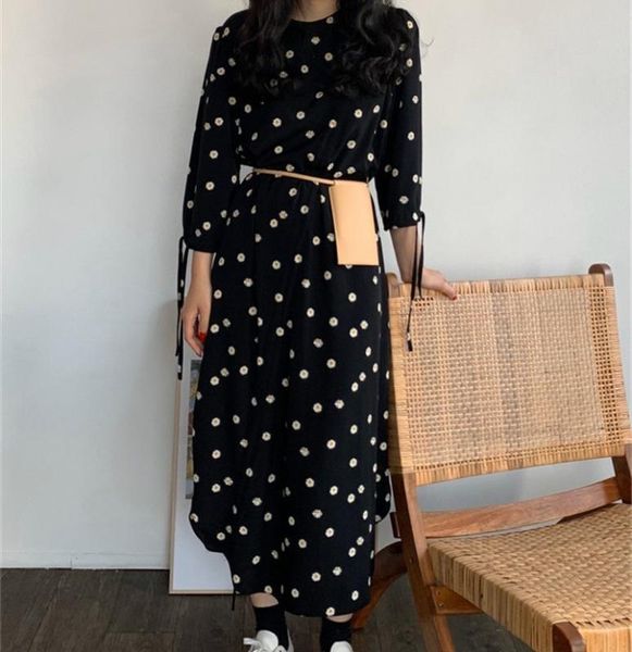casual dresses rugod 2021 summer ladies chiffon dress puff sleeve o-neck long lace up shank fashion loose flower print chic women sundresses, Black;gray
casual dresses rugod 2021 summer ladies chiffon dress puff sleeve o-neck long lace up shank fashion loose flower print chic women sundresses, Black;gray