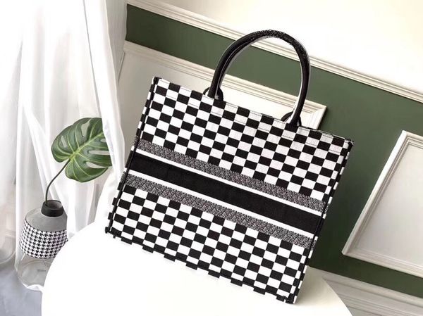 Новое Прибытие Популярные Большой Емкости Холст Tote Bag Brand великолепная Книга Сумочка для Дам Очень Известные Сумки Пляжная сумка Бесплатная доставка
Новое Прибытие Популярные Большой Емкости Холст Tote Bag Brand великолепная Книга Сумочка для Дам Очень Известные Сумки Пляжная сумка Бесплатная доставка