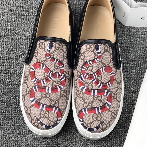 2019 luxury brand famous designer casual shoes, flower and bird series, pattern display three-dimensional perspective effect
2019 luxury brand famous designer casual shoes, flower and bird series, pattern display three-dimensional perspective effect