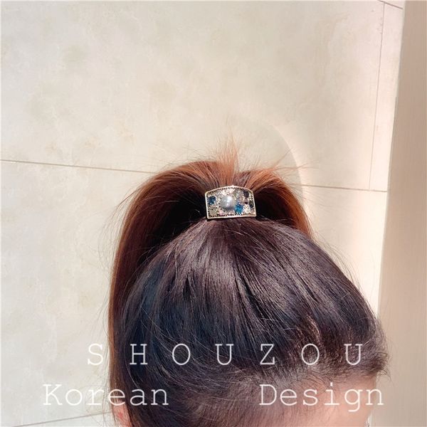 elastic headband for women and men diamond set full diamond head rope crystal baroque imitation pearl hair ring ponytail buckle
elastic headband for women and men diamond set full diamond head rope crystal baroque imitation pearl hair ring ponytail buckle