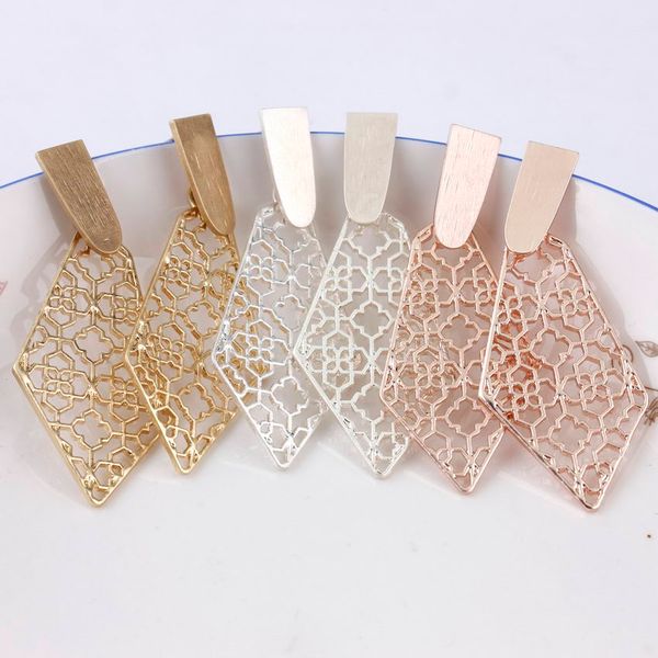 2019 brand new design hammered abstract petals drop statement earrings hammered brass bar hollow filigree drop earrings for women jewelry, Silver
2019 brand new design hammered abstract petals drop statement earrings hammered brass bar hollow filigree drop earrings for women jewelry, Silver