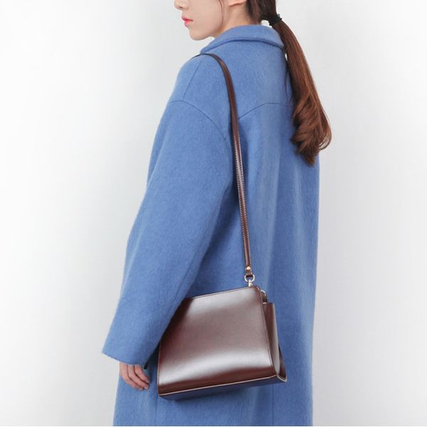 новая женская сумка темперамент моды девушка плече сумка ретро мессенджер случайные небольшой площади
новая женская сумка темперамент моды девушка плече сумка ретро мессенджер случайные небольшой площади