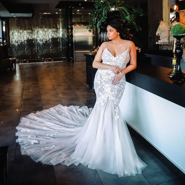 graceful mermaid lace backless wedding dresses spaghetti straps v neck plus size bridal gowns sweep train tulle robes de mariée, White
graceful mermaid lace backless wedding dresses spaghetti straps v neck plus size bridal gowns sweep train tulle robes de mariée, White