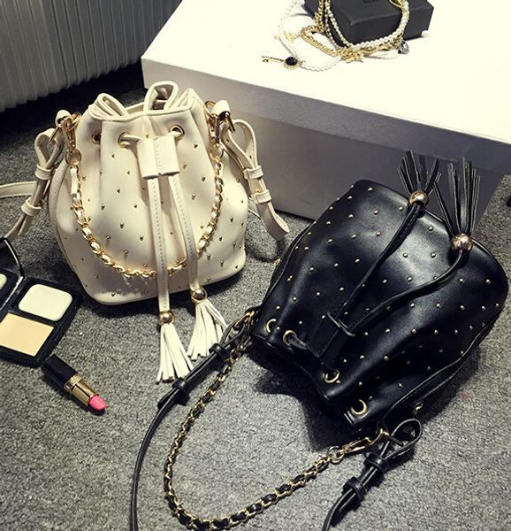 2016 tassel drawstring bucket bag black women shoulder bag rivet ladies tote crossbody messenger bags handbag bolsos
2016 tassel drawstring bucket bag black women shoulder bag rivet ladies tote crossbody messenger bags handbag bolsos