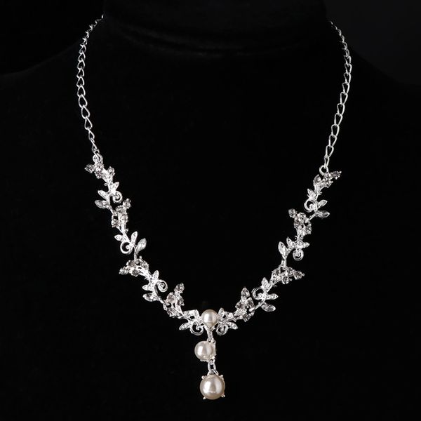 1 set women jewelry crown earrings necklace headwear pearl pendant bride wedding, Slivery;golden
1 set women jewelry crown earrings necklace headwear pearl pendant bride wedding, Slivery;golden
