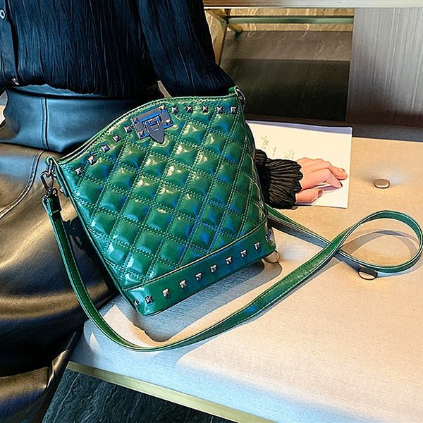 europe wide shoulder bucket bag 2020 new quilted rivet women bag fashion women shoulder crossbody handbag