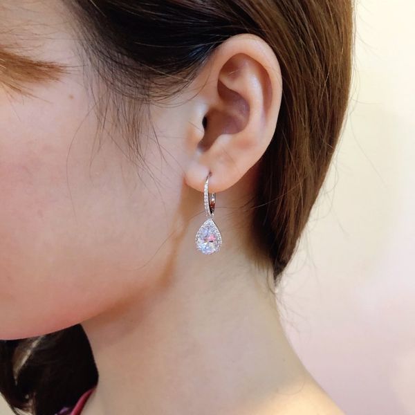 earrings 925 sterling silver 18k show temperament earrings and exquisite gifts for women, Golden
earrings 925 sterling silver 18k show temperament earrings and exquisite gifts for women, Golden
