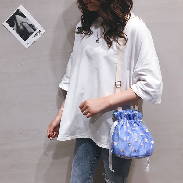 лето 2020 новая мода элегантная леди messenger bag creative wild lady shoulder bag кружевной дизайн
лето 2020 новая мода элегантная леди messenger bag creative wild lady shoulder bag кружевной дизайн