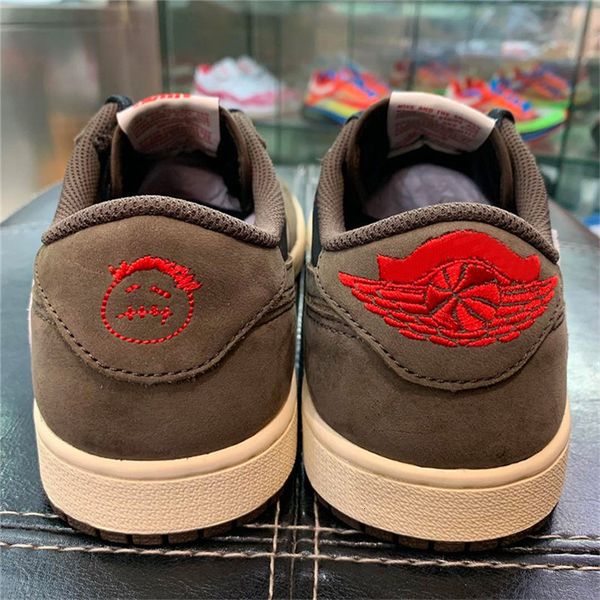 2019 authentic travis scott x 1 low og sp ts cq4277-001 1s brown suede black basketball shoes sports sneakers with original box
2019 authentic travis scott x 1 low og sp ts cq4277-001 1s brown suede black basketball shoes sports sneakers with original box