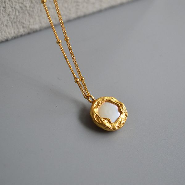 l-1 retro simple baroque fresh water button mother of pearl shell elegant fold with clavicle chain necklace for women, Silver
l-1 retro simple baroque fresh water button mother of pearl shell elegant fold with clavicle chain necklace for women, Silver