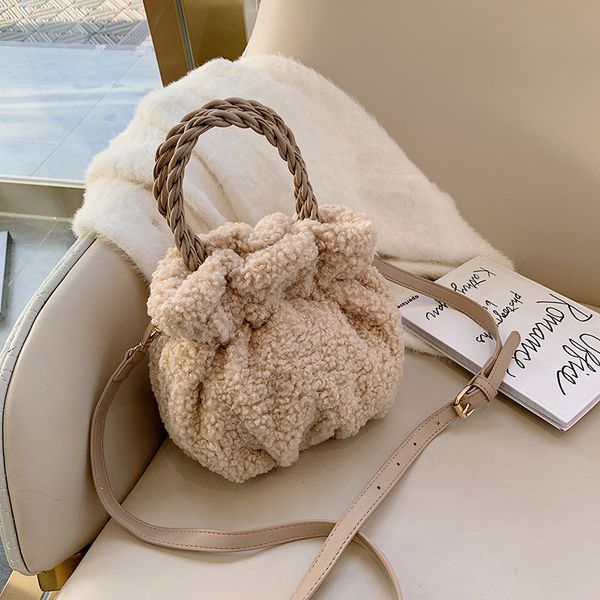 gentle lady portable bucket bag 2019 winter new soft plush women's handbag travel shoulder messenger bag
gentle lady portable bucket bag 2019 winter new soft plush women's handbag travel shoulder messenger bag