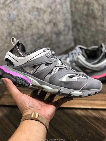 paris triple s 3.0 sports shoes track led designer casual shoes luxury shoe upgraded shoe white black grey running shoes 36/45
paris triple s 3.0 sports shoes track led designer casual shoes luxury shoe upgraded shoe white black grey running shoes 36/45