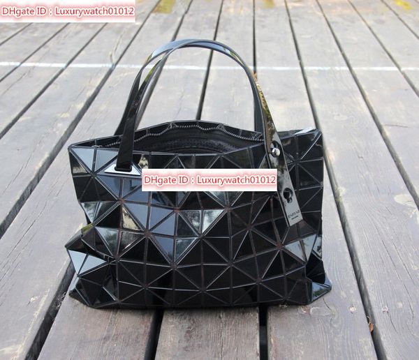the new lady's handbag high-end custom quality large capacity handbag without bottom one shoulder three-dimensional fashion trend casua
the new lady's handbag high-end custom quality large capacity handbag without bottom one shoulder three-dimensional fashion trend casua